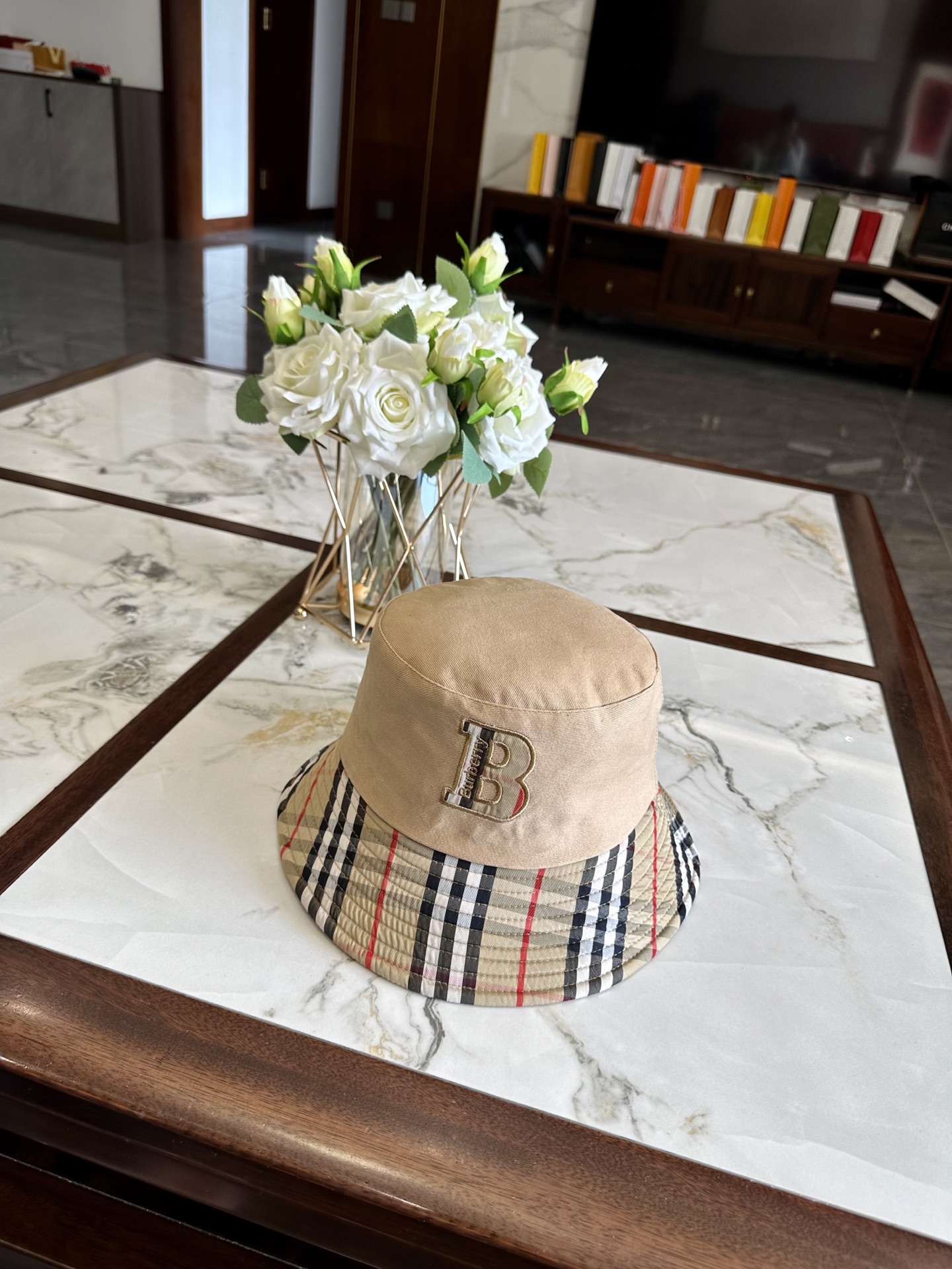 burberry hat model 03
